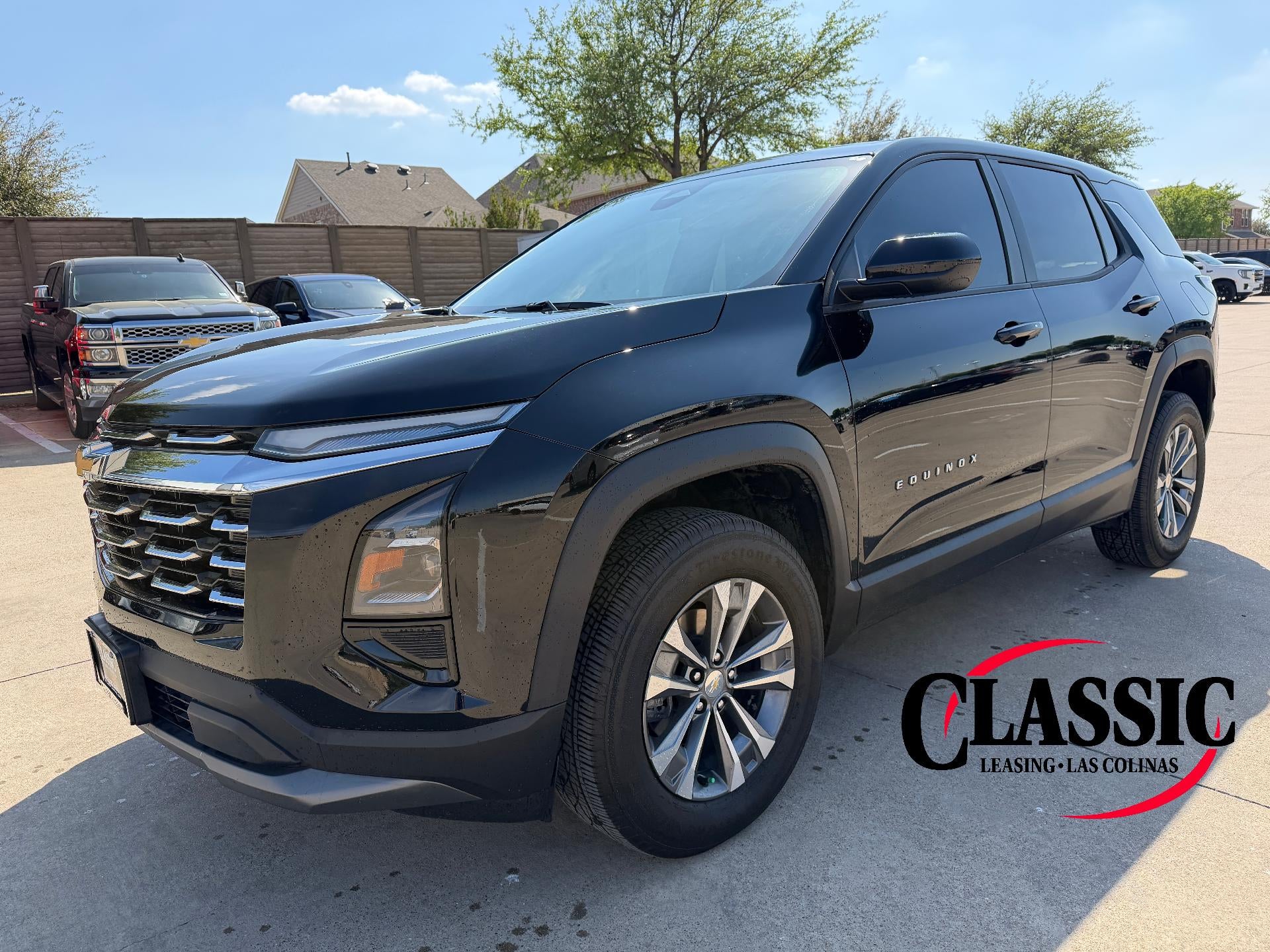 2025 Chevrolet Equinox FWD LT in Mosaic Black Metallic — front three-quarter view